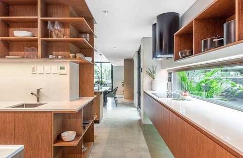 Port Douglas House | 8 Beachfront Mirage - 6 Bedroom Luxury Home in Exclusive Position