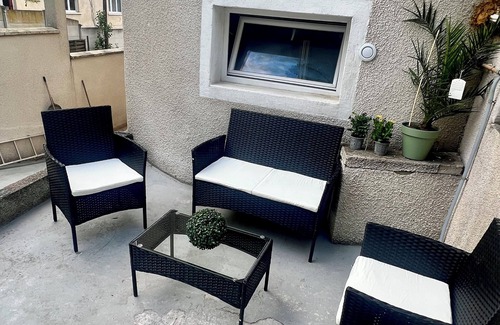 Sarcelles House | 8-bedroom house