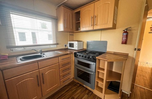 Heacham House | 8 berth caravan for hire by the beautiful beach in Heacham, Norfolk ref 21055A