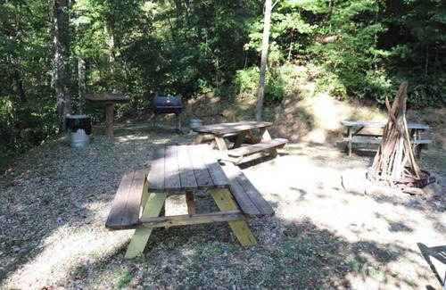 Bryson City Cabin | 8 Deer Glen -2 Bedroom
