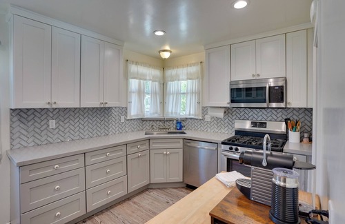 Inglewood House | 8 Mi to Beach: Inglewood Retreat w/Pool