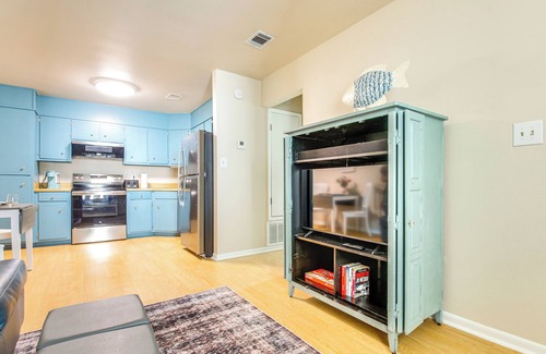 Gulf Breeze Condo | 8 Mi to Beaches: Relaxing Retreat in Gulf Breeze