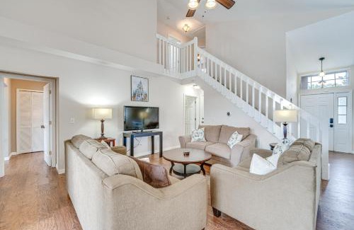 Chatham Park House | 8 Mi to Disney Kissimmee Home with Lanai and Pool!