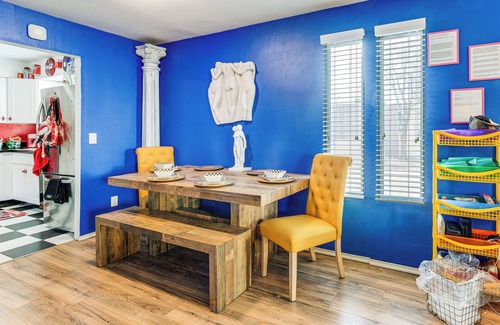 Washington Virginia Vale Condo | 8 Mi to Dtwn Denver: Groovy Pet-Friendly Condo