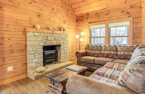Unionville House | 8 Mi to IU Cabin with Reading Nook, Fire Pit and Yard