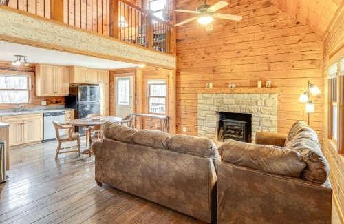 Unionville House | 8 Mi to IU Cabin with Reading Nook, Fire Pit and Yard