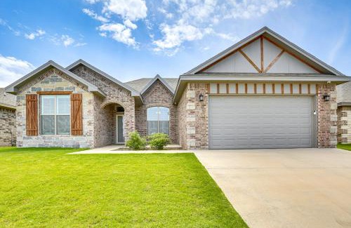 Lubbock House | 8 Mi to Texas Tech Spacious Lubbock Home