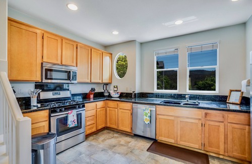 San Marcos House | 8 miles 2 beach, walk 2 town, beautiful San Elijo Hills, close 2 new Kaiser