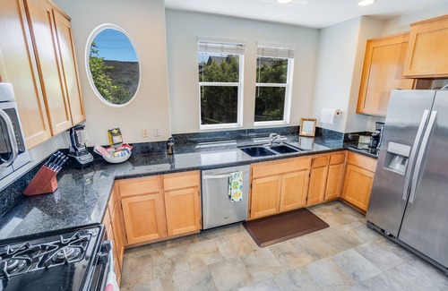 San Marcos House | 8 miles 2 beach, walk 2 town, beautiful San Elijo Hills, close 2 new Kaiser