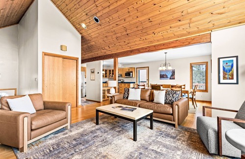 Tofte Cabin | 8 Min to Lutsen MTN/Game Garage/King Beds/Views