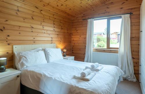 Mullacott House | 8 Ocean View Lodge - 3 Bed-Sleeps 6-TJS8OV