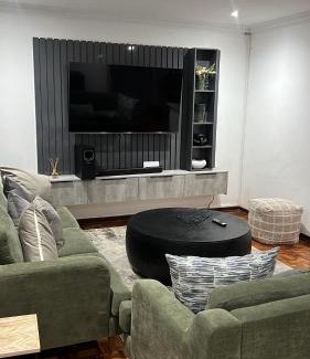 Athlone House | 8 on Lorenzo