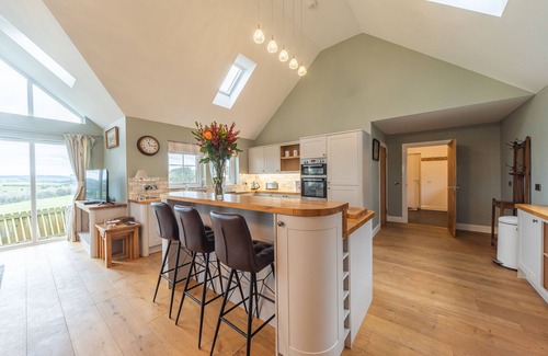 Hawick House | 8 Person-Luxury-FamilyFriendly-PetFriendly-Hot Tub