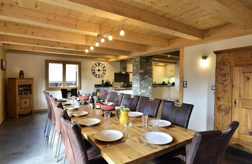 Chatel Apartment | 8 Rooms for 14 People