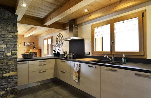 Chatel Apartment | 8 Rooms for 14 People