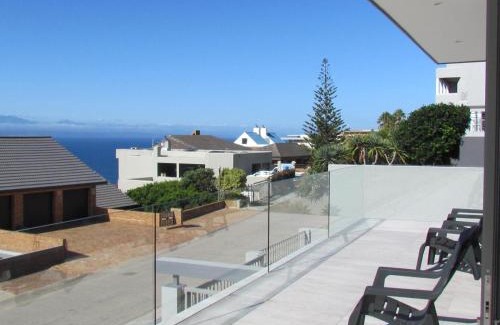 Linkside Apartment | 80 on Rodger