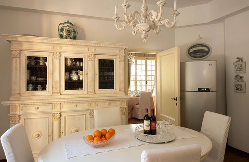 Monteriggioni Villa | 800 sqm, hot tub, pool and gym, 5 bedrooms, 1 family room, 7 bathrooms