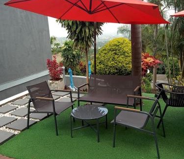 Berea House | 81 Pool Room cottage house