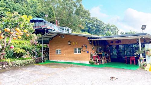 Dongshi District House | 82山莊包棟住宿-台中東勢-山景花園