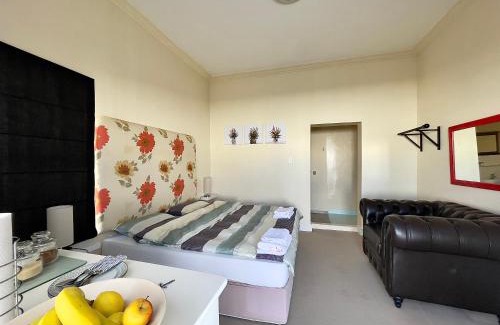 Marina da Gama Apartment | 83 Eastlake drive