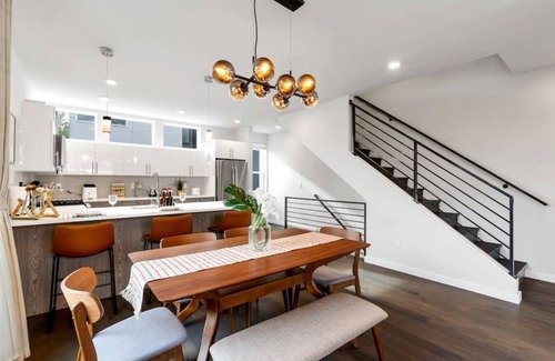 West Woodland House | 837 Hao & Yujie · 3b2.5b Spectacular Spot @Fremont /central location