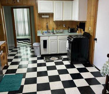 Gloversville Apartment | 84 m² Apartment ∙ 4 bedrooms ∙ 8 guests