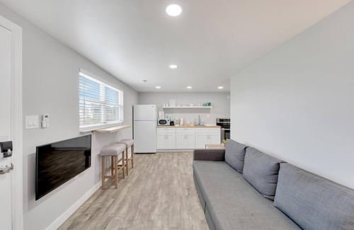 Tampa Apartment | 8820 Rocky Creek Drive Unit B