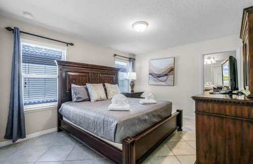 Four Corners House | 8895 QIN LOOP KISSIMMEE 8BEDS