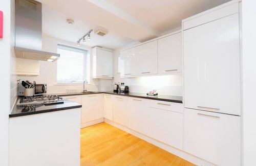 Chiswick Riverside Apartment | 89 Kew Bridge Court - 2 bedroom apartment