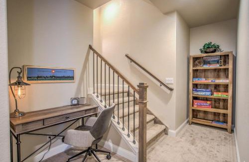 Colorado Springs House | 8BD Mnt Views Oasis Near Garden of The Gods Ideal for Groups