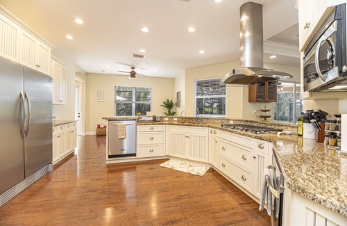 Palm River Estates House | 8mins to famous Naples beaches and sunsets! Entertainers family dream home.