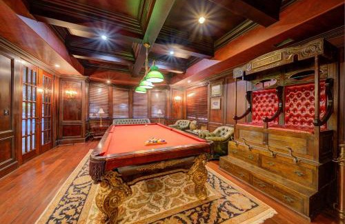 Marietta House | 9-Bedroom Atlanta Mansion for Rentals and Events