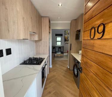 Lynnwood Apartment | 9 on Dawn