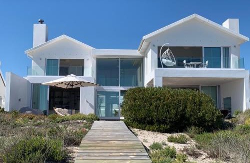 Shelley Point Villa | 9 on the beach