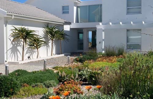 Shelley Point Villa | 9 on the beach