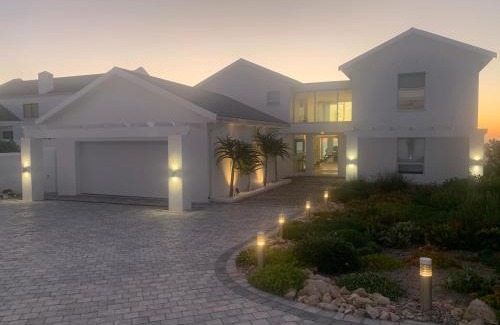 Shelley Point Villa | 9 on the beach