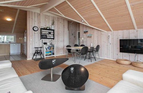 Bøtø By House | 9 person holiday home in Væggerløse-By Traum