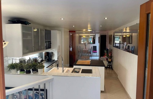 Belleville Apartment | 90m² souplex apartment