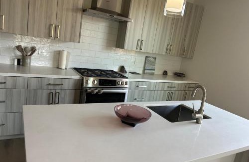 Redwood City Apartment | 912 Brand New Spacious Tonwhome 3br 3ba sleeps 9