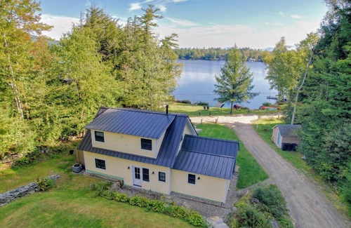 Whitefield House | 91WR Lake vibes and views at this waterfront home in the the White Mountains! Rest, relax, explore!