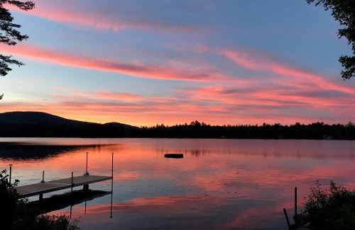 Whitefield House | 91WR Lake vibes and views at this waterfront home in the White Mountains
