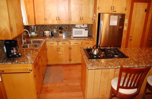 North Wawona Apartment | 92 Harmony Villa