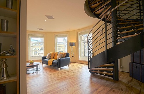 Newcastle-upon-Tyne Apartment | 93a Grey Street Apartments