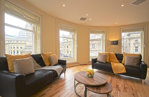 Newcastle-upon-Tyne Apartment | 93a Grey Street Apartments