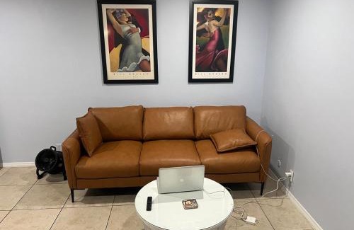 South Gate Apartment | 9621 San Juan - South Gate CA - Quick Drive to Hollywood & Beaches