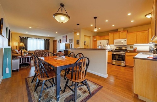 Berry Glenn House | 9A Prairie Creek Suite at the Meadow Site