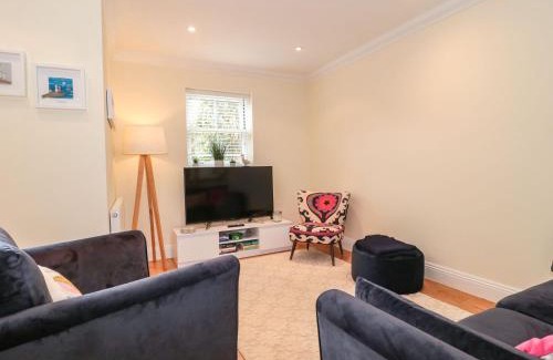 Christchurch House | 9A Wick Lane