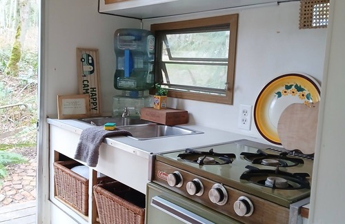 Nordland House | 9Mile Farms Cozy Camper Close to Beaches