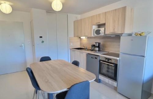 Vias Apartment | A 150m de la plage - Coquet appartement pour 4 per