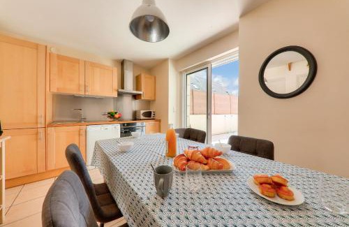 Sarzeau House | A 1km de la plage, maison en pierres pour 6